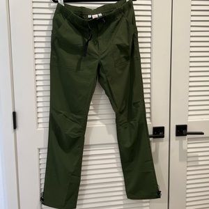 NWT Topo designs tech pants in olive green, size large